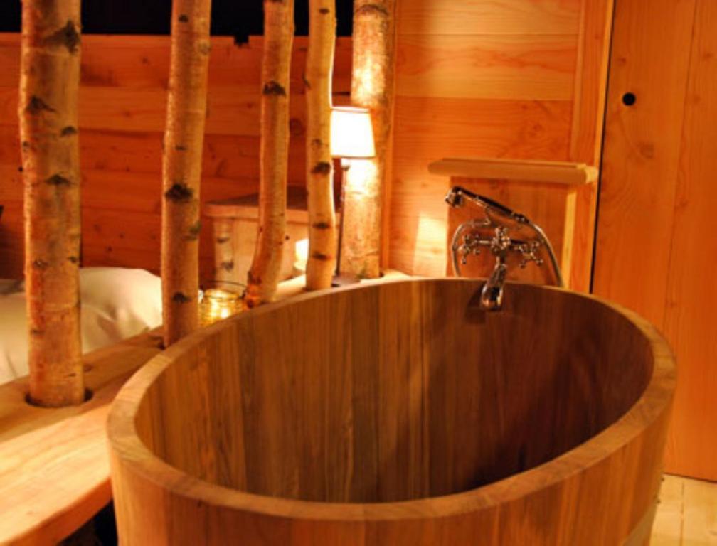 Cabane Lodge Domaine Du Lac Chambon Murol Buitenkant foto